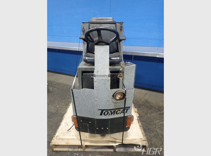 Tomcat Floor Sweeper