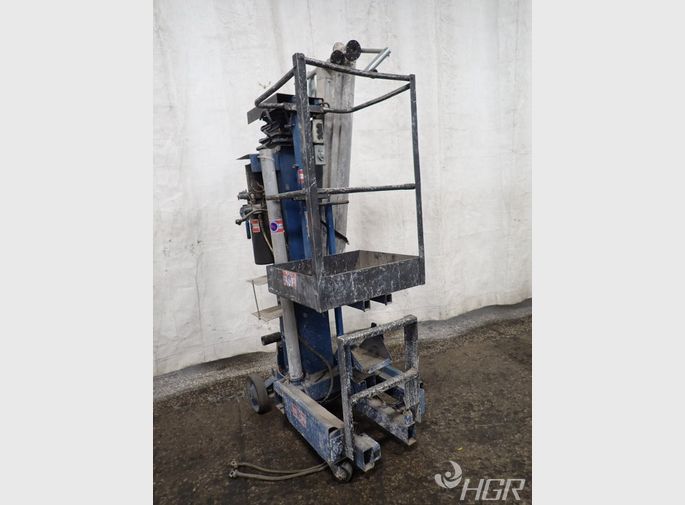 Upright Inc Platform Lift