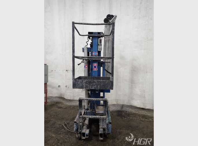 Upright Inc Platform Lift
