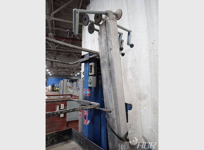 Upright Inc Platform Lift