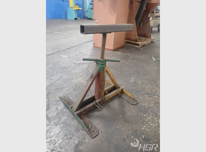  Adjustable Stand
