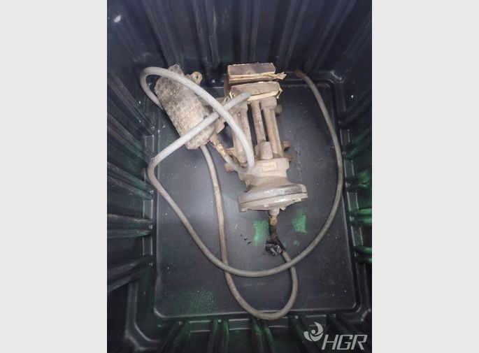  Pneumatic Vise