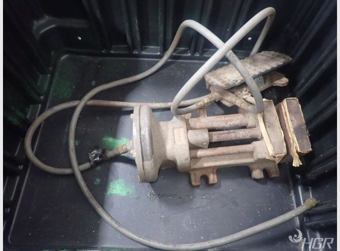  Pneumatic Vise