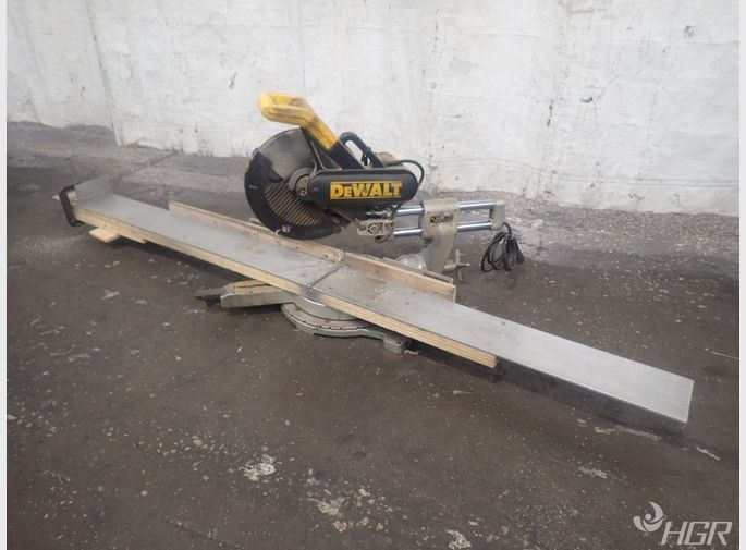 Dewalt 12 Sliding Mitre Saw