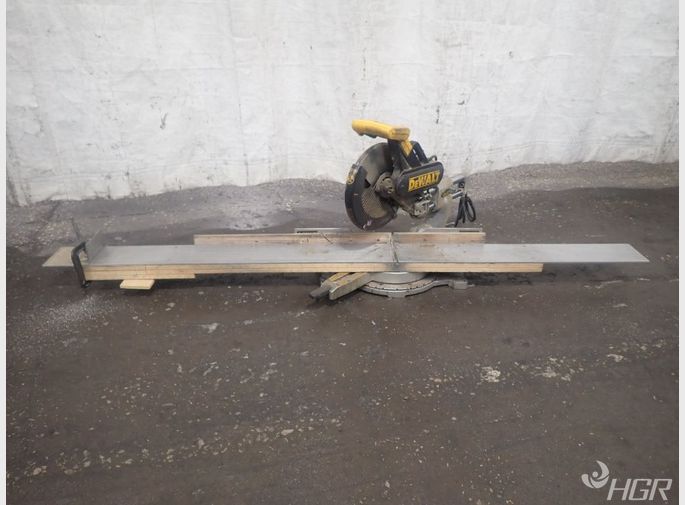 Dewalt 12 Sliding Mitre Saw