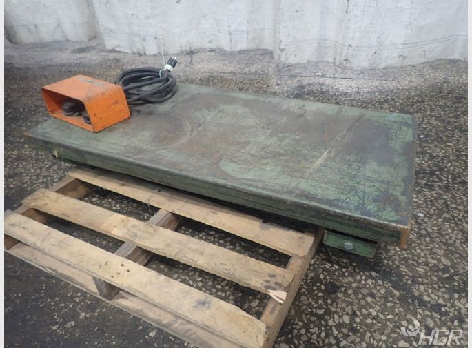 American Mfg Lift Table