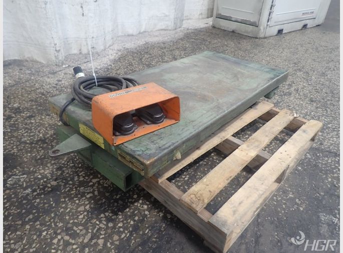 American Mfg Lift Table