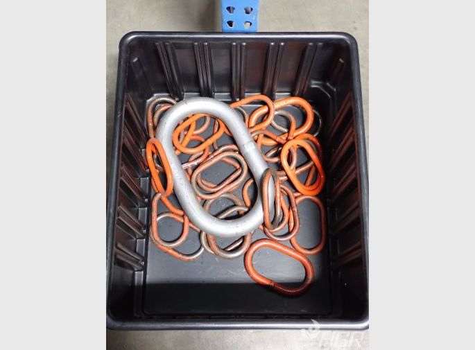  Hoist Rings