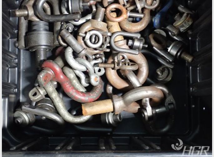  Hoist Rings