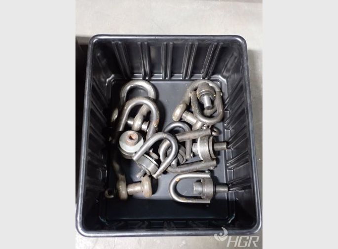  Hoist Rings