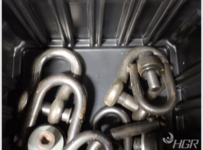  Hoist Rings