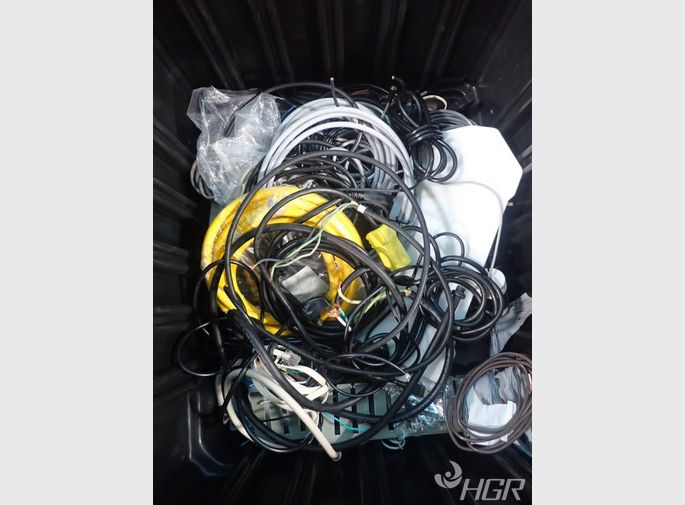  Cables