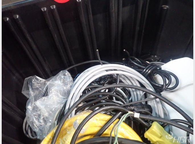  Cables