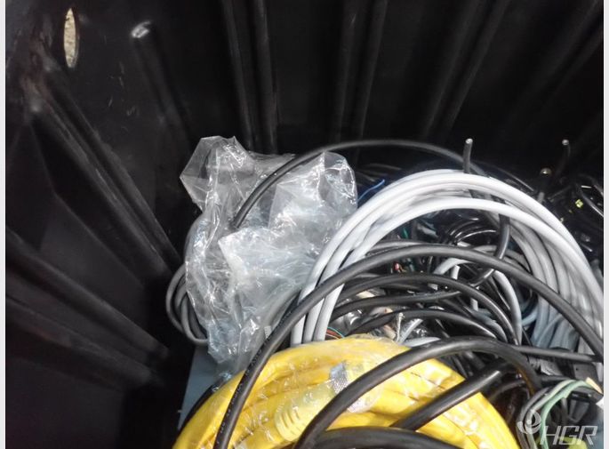  Cables