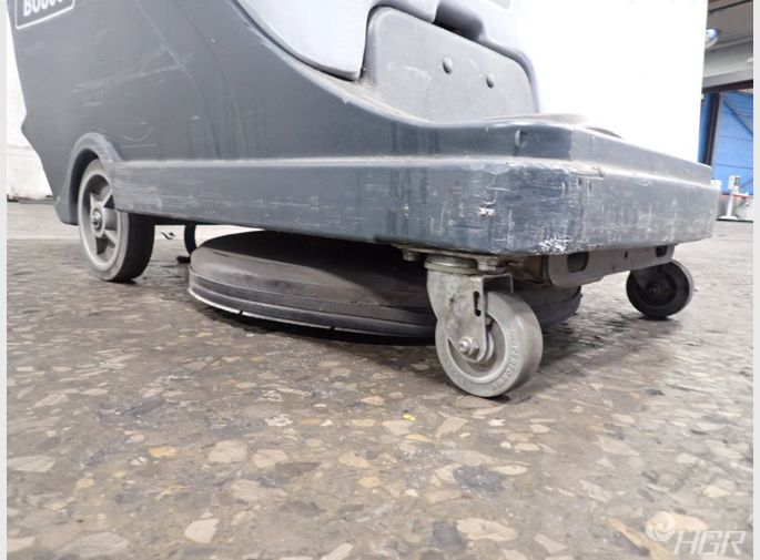 Advance Floor Scrubber