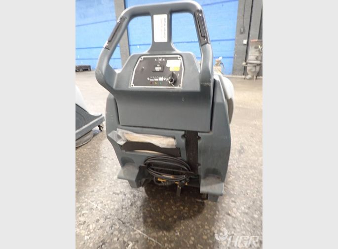 Advance Floor Scrubber