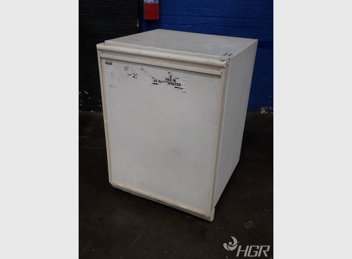  Mini Refrigerator
