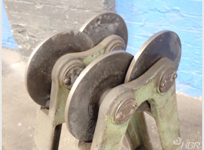  Roller Stand