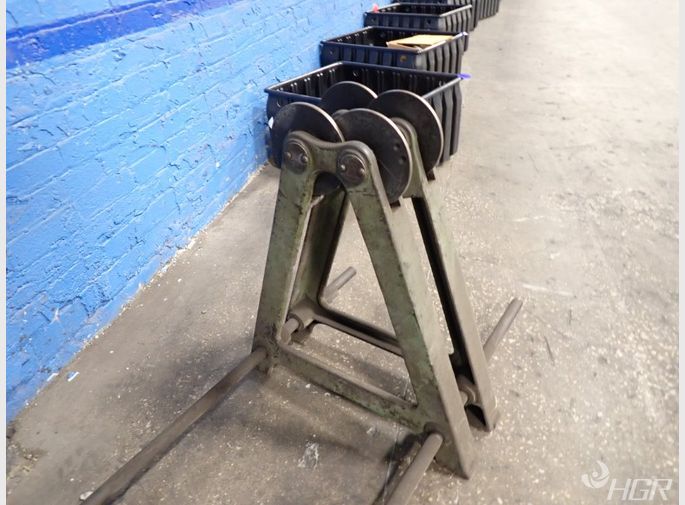  Roller Stand