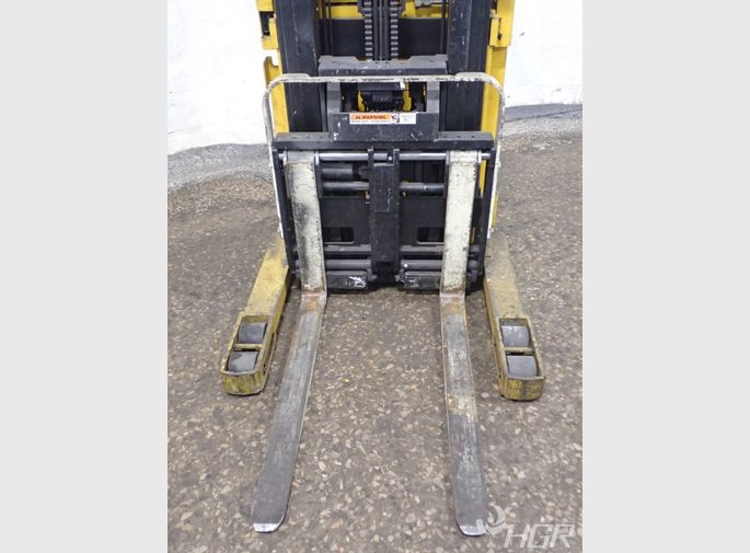 Yale Yale Nr040adns24te091 Electric Straddle Lift