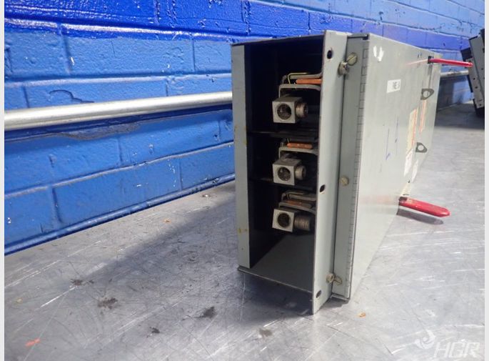 General Electric Bus Plug