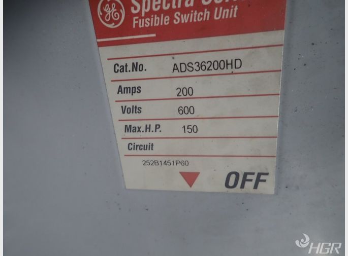 General Electric Bus Plug