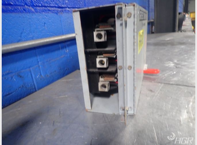 General Electric Bus Plug