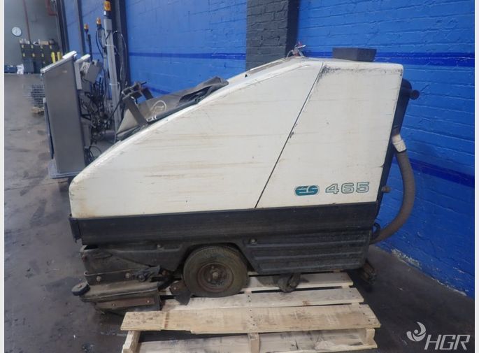 Tennant Floor Scrubber