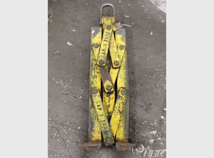  Scissor Grab Lift