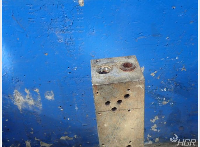  Valve Block