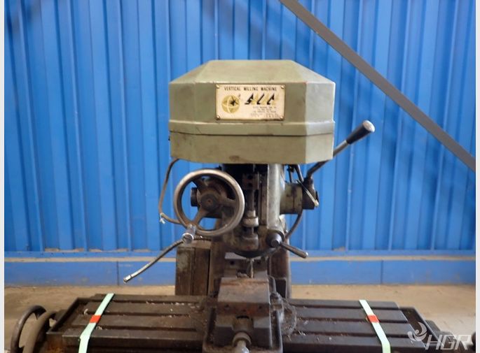 Select Machine Tool Co Vertical Mill