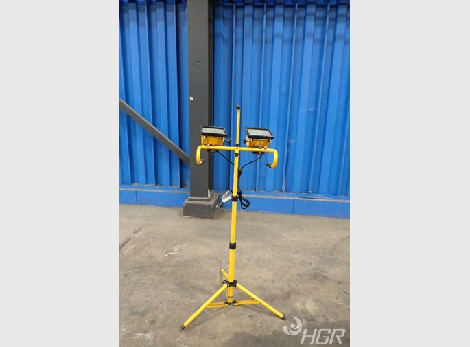 Cooper Lighting Dual Head Tripod Work Light
