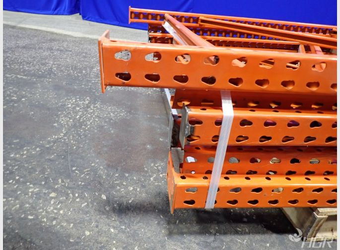  Uprights