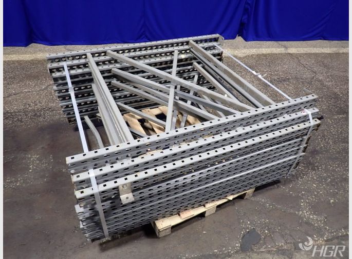  Uprights