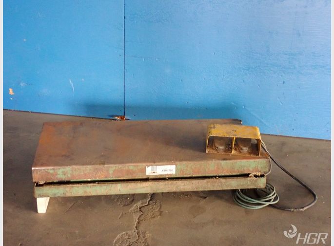 Viking Engineering  Development Inc Electric Lift Table