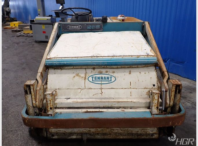 Used Tennant Power Sweeper | HGR*24 Used Tennant Power Sweeper | HGR*24