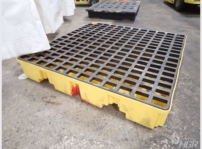 Eagle Containment Spill Pallet