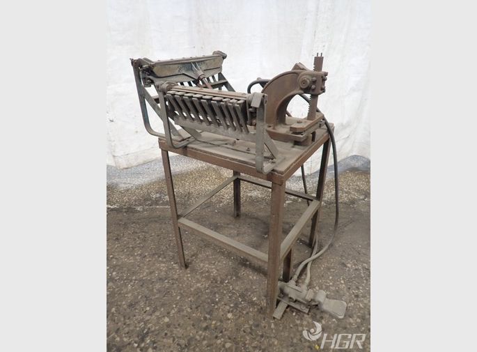Re Smith Cleat Bender Assembly