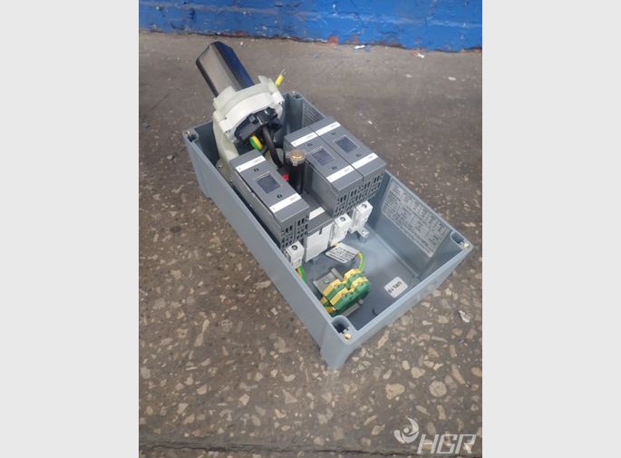 Abb Receptacle W Switch