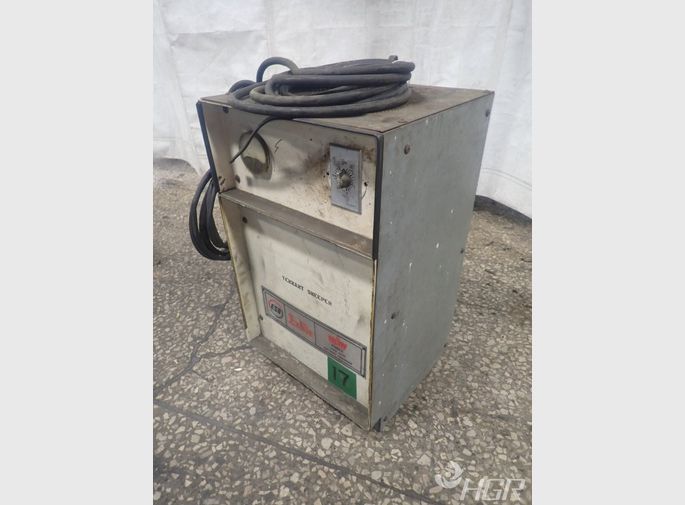 Battery Charger