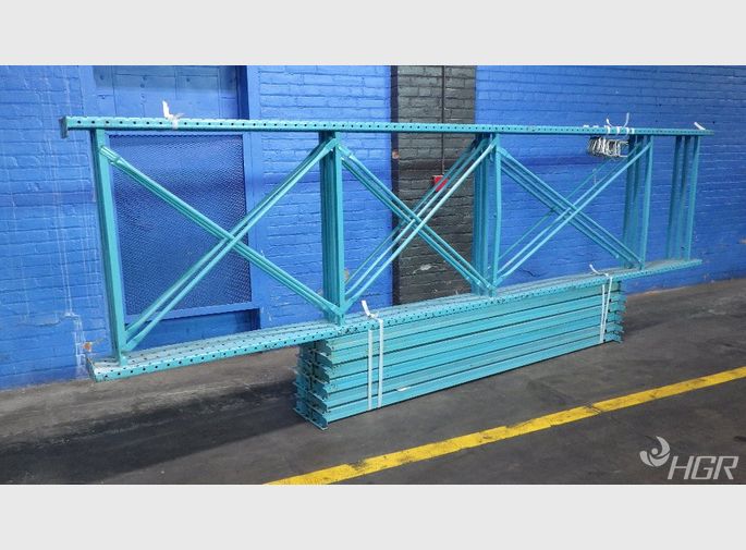  Pallet Racking Lot
