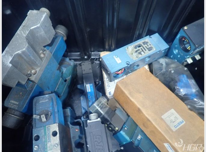 Macvickers Valves