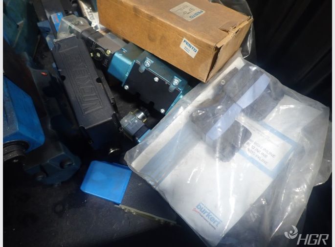 Macvickers Valves