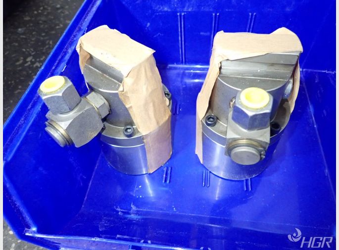  Cylinders