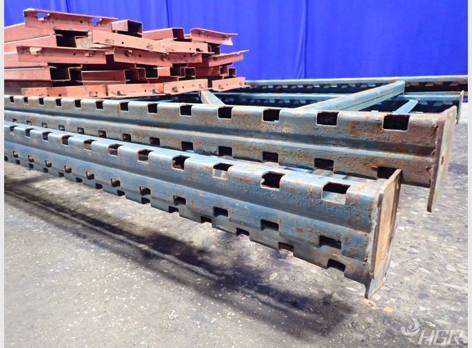  Pallet Racking Lot