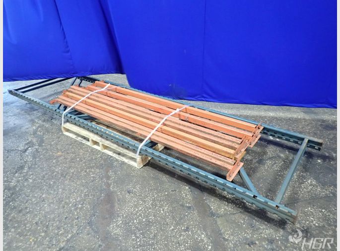  Pallet Racking Lot