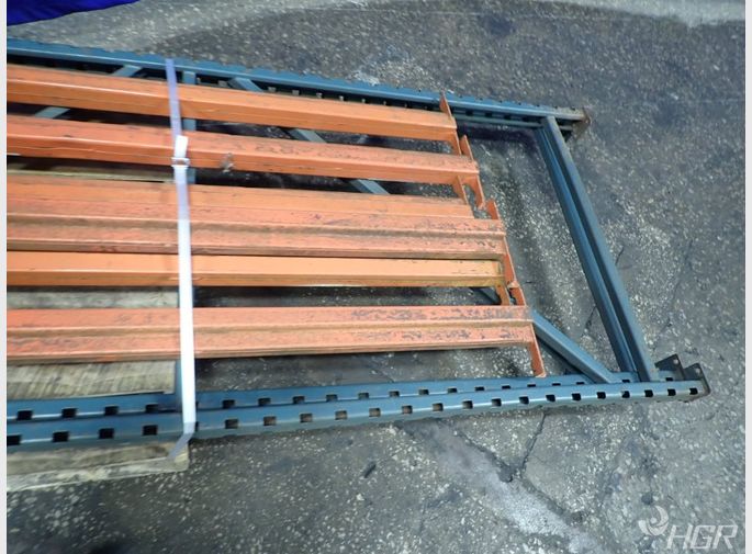  Pallet Racking Lot
