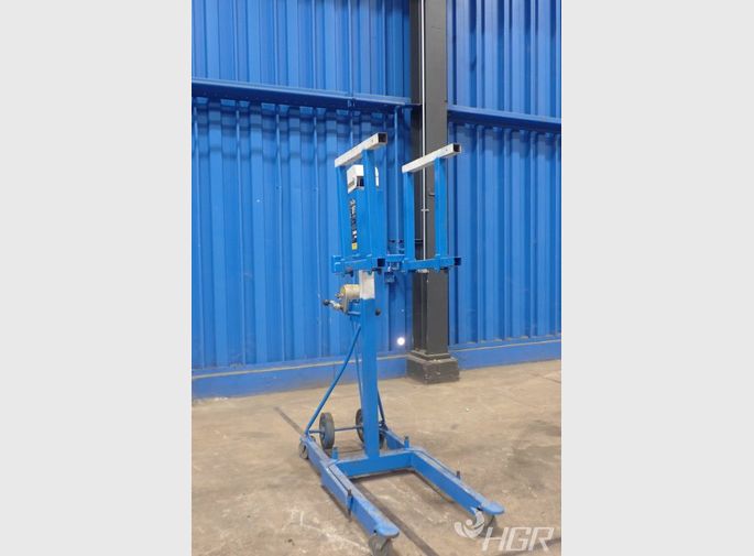 Vermette Manual Operated Lift
