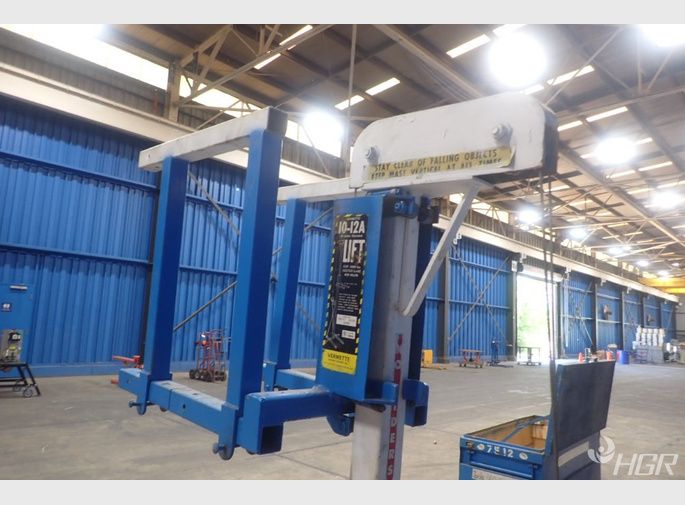 Vermette Manual Operated Lift