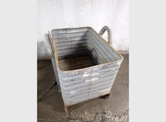  Stackable Metal Basket